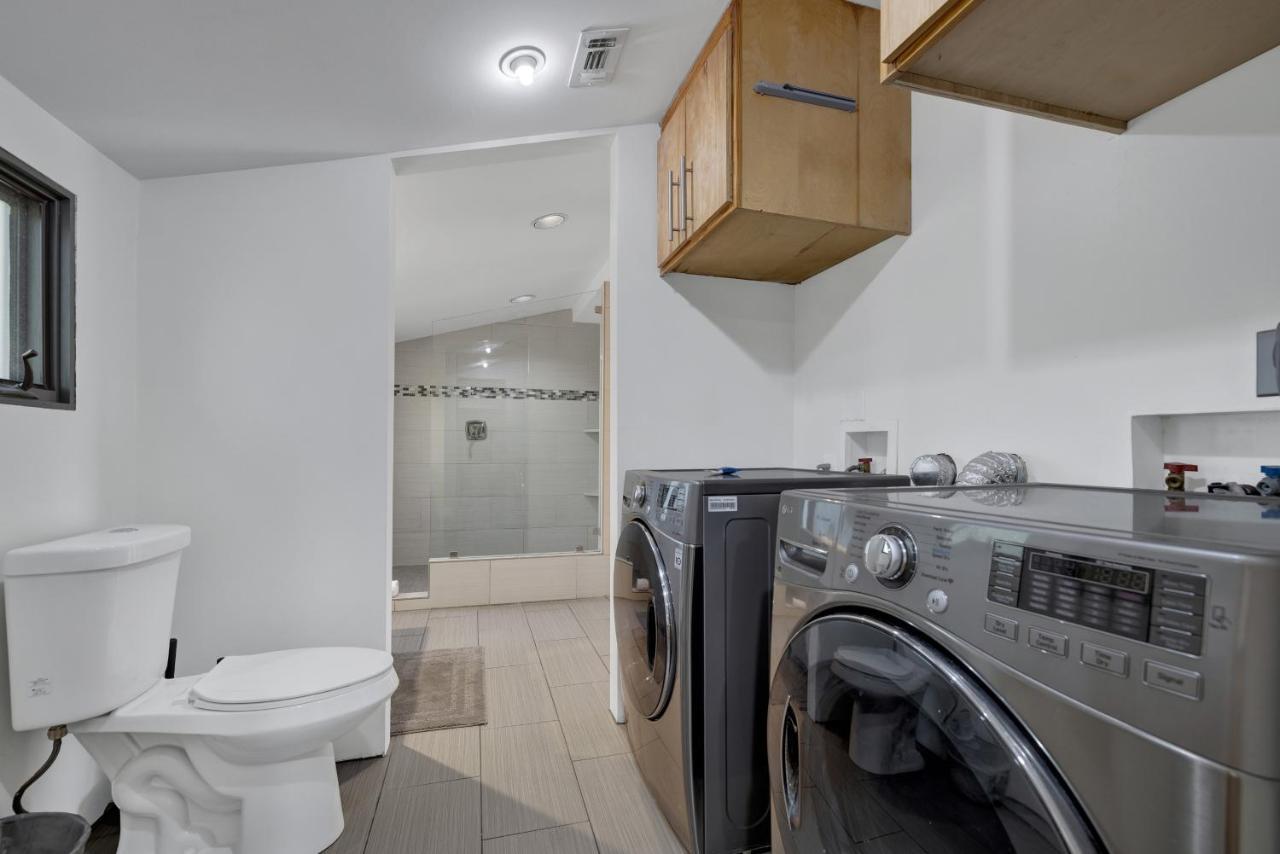 406 Lodge-A: Hot-Tub & 2 Blks To Main St เฟรเดอริกส์เบิร์ก ภายนอก รูปภาพ